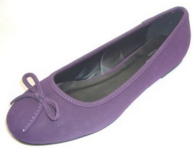 Ballerinas in dunklem Lila