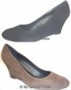 Keilpumps in braun und schwarz Keilpumps in braun und schwarz