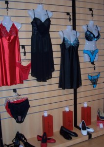 Negligees und Unterwäsche...