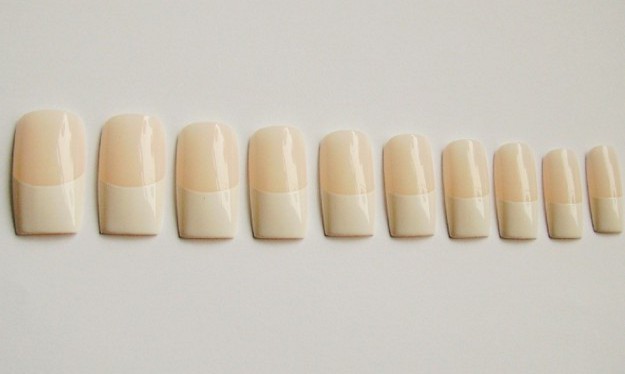 kuenstliche-fingernaegel-french-wide-long-6651.jpg